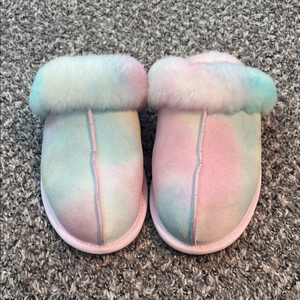 Ugg: Women’s Pastel Slippers